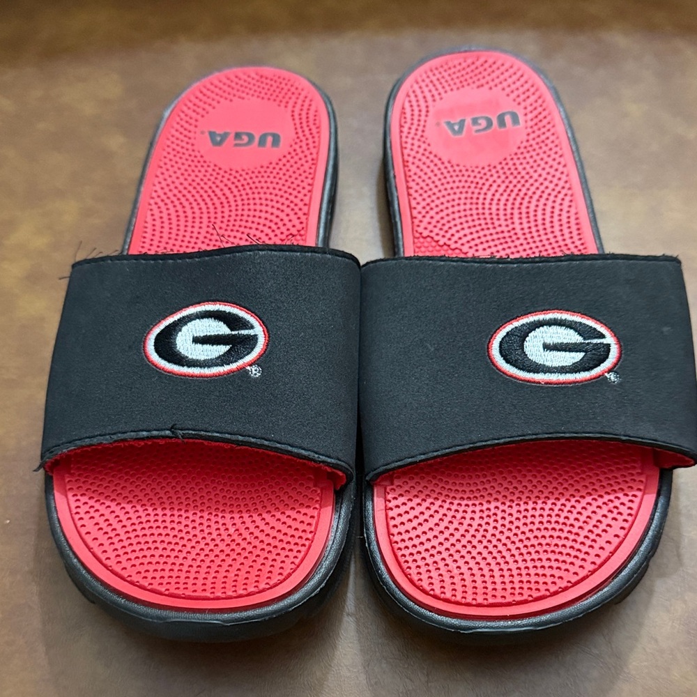 Kids' Red and Black Slide Sandals. Size 5-6 (small